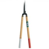 Medium-sized hedge shear with wooden handles of 45 cm, and a razor-sharp blade of 145 mm